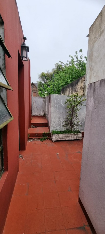Venta ph tipo casa 4 ambientes con garage en Flores