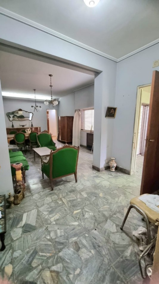Venta ph 5 amb con balcon en Av. Eva Peron 2800, Flores