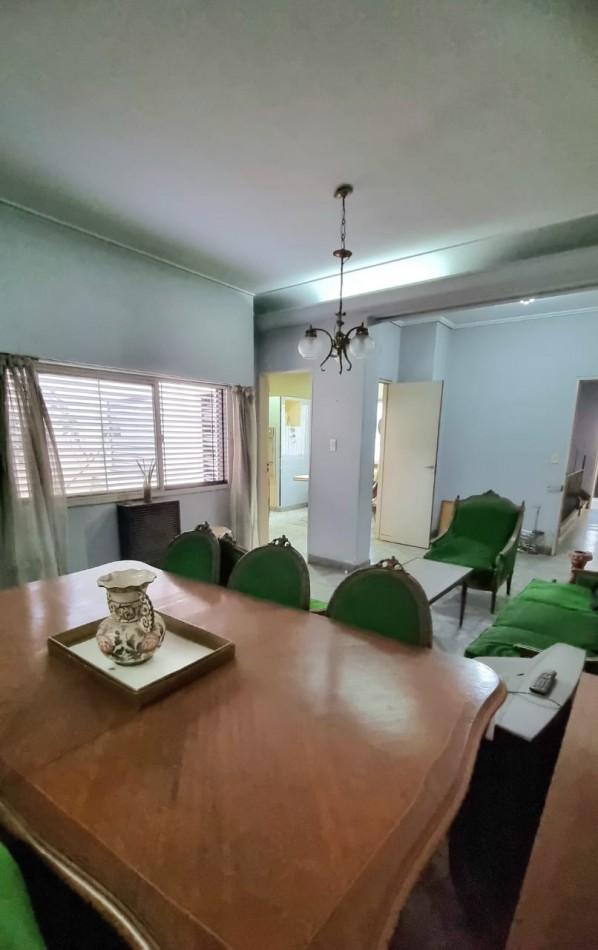 Venta ph 5 amb con balcon en Av. Eva Peron 2800, Flores