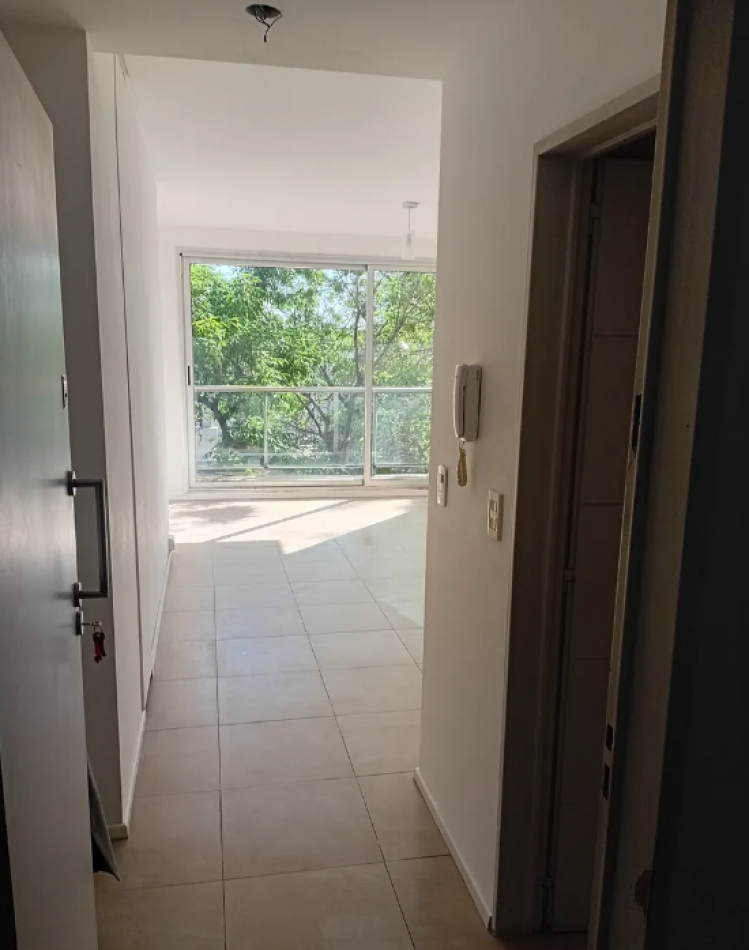 En Venta Monoambiente al Frente con Balcon en Saavedra
