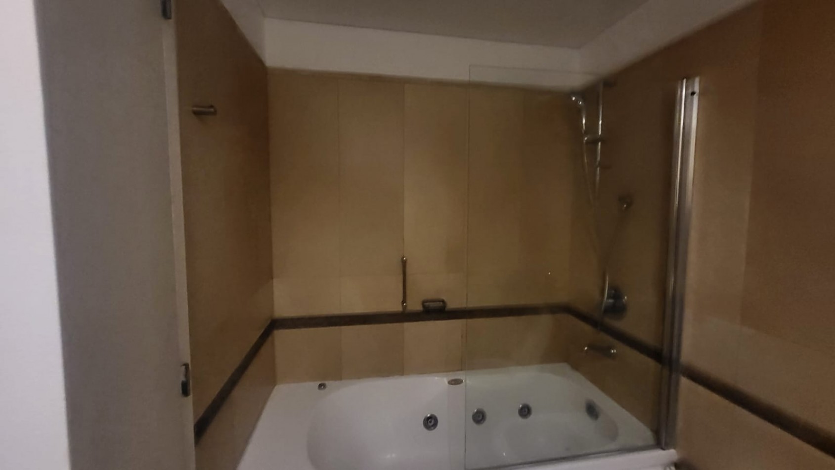 Venta Departamento en la Torre Le Parc 3 Amb con Cochera Puerto Madero