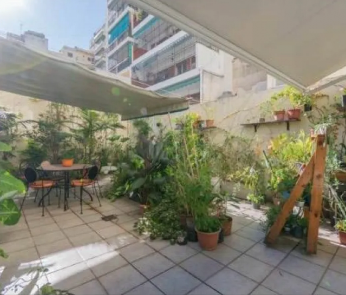 En Venta Depto De 3 Amb. Con Amplio Living Comedor Y Gran Patio Colegiales