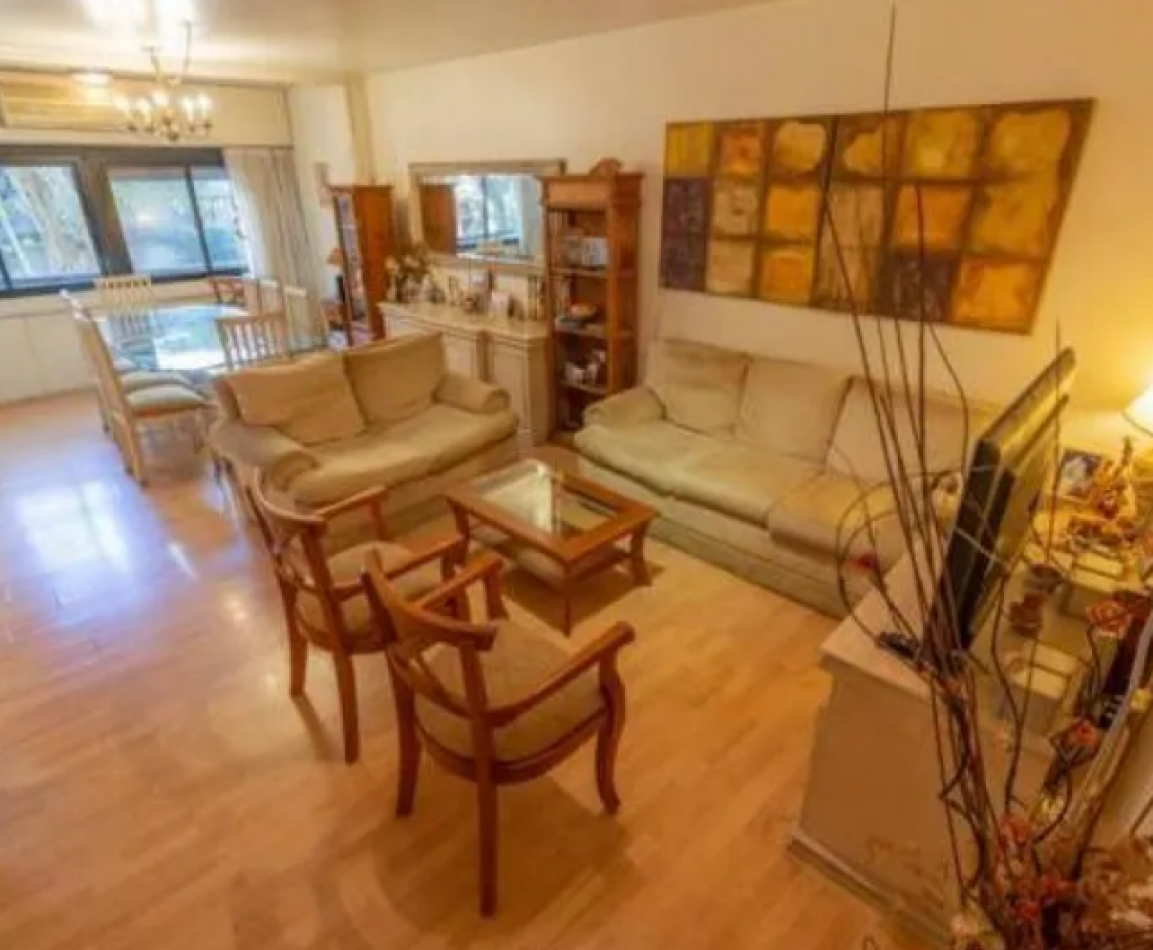 En Venta Depto De 3 Amb. Con Amplio Living Comedor Y Gran Patio Colegiales