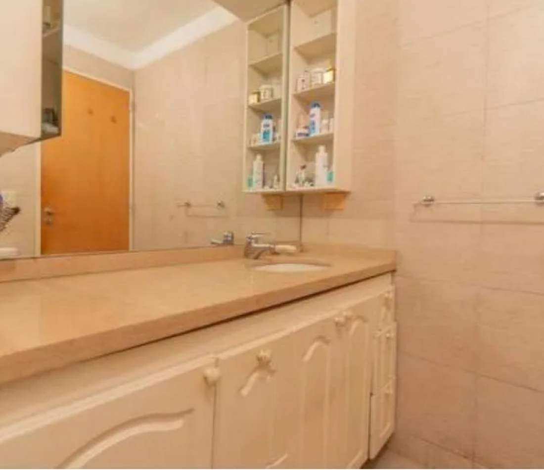 En Venta Depto De 3 Amb. Con Amplio Living Comedor Y Gran Patio Colegiales