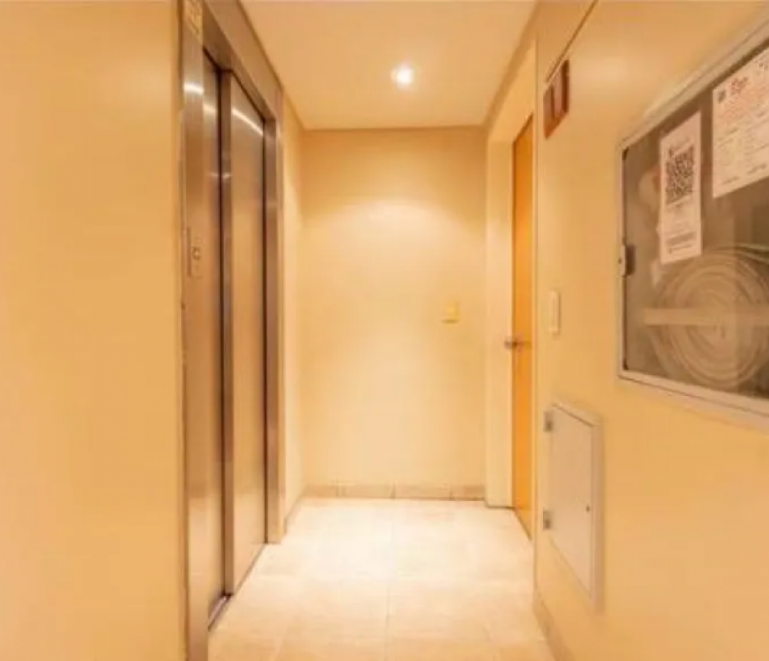 En Venta Depto De 3 Amb. Con Amplio Living Comedor Y Gran Patio Colegiales