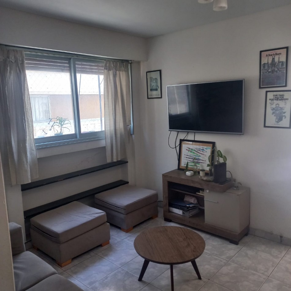 En venta depto 3 Amb al  Frente c/ cochera y Baulera en Villa del Parque