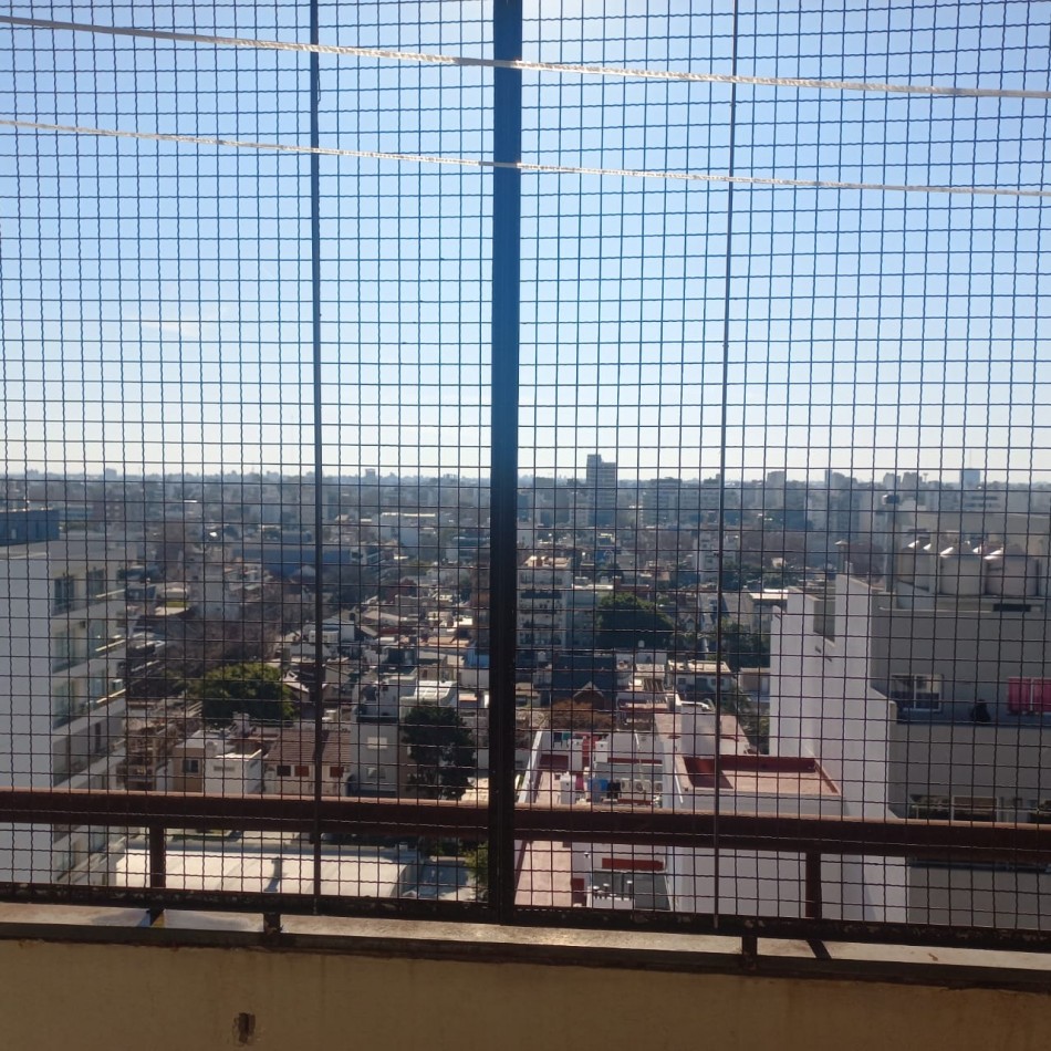 En venta depto 3 Amb al  Frente c/ cochera y Baulera en Villa del Parque