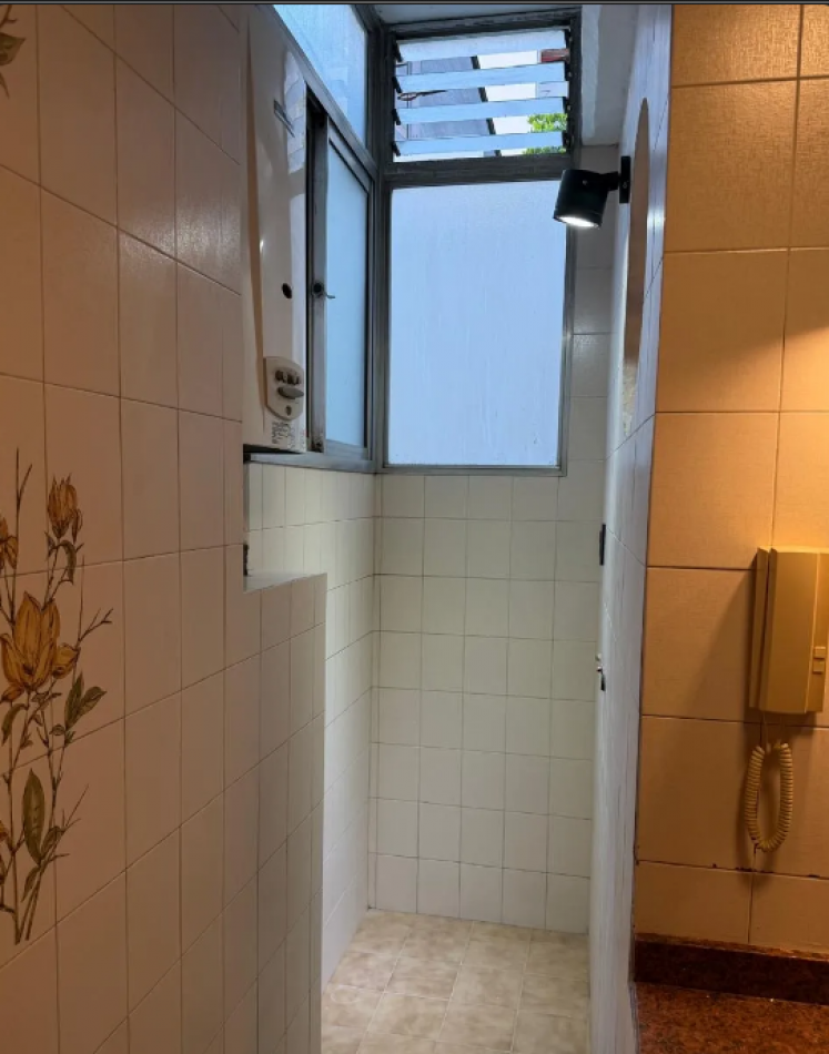 En venta Depto de 3 amb contrafrente en Las Cañitas