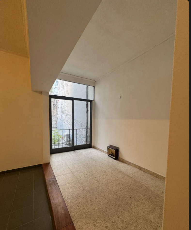 En venta Depto de 3 amb contrafrente en Las Cañitas