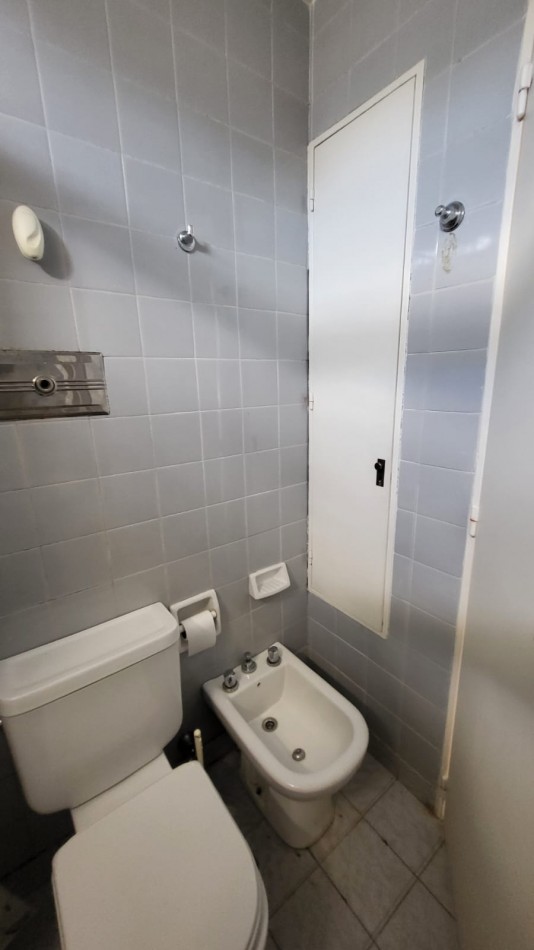 Venta departamento de 3 amb en Av. Rivadavia 2500, Balvanera