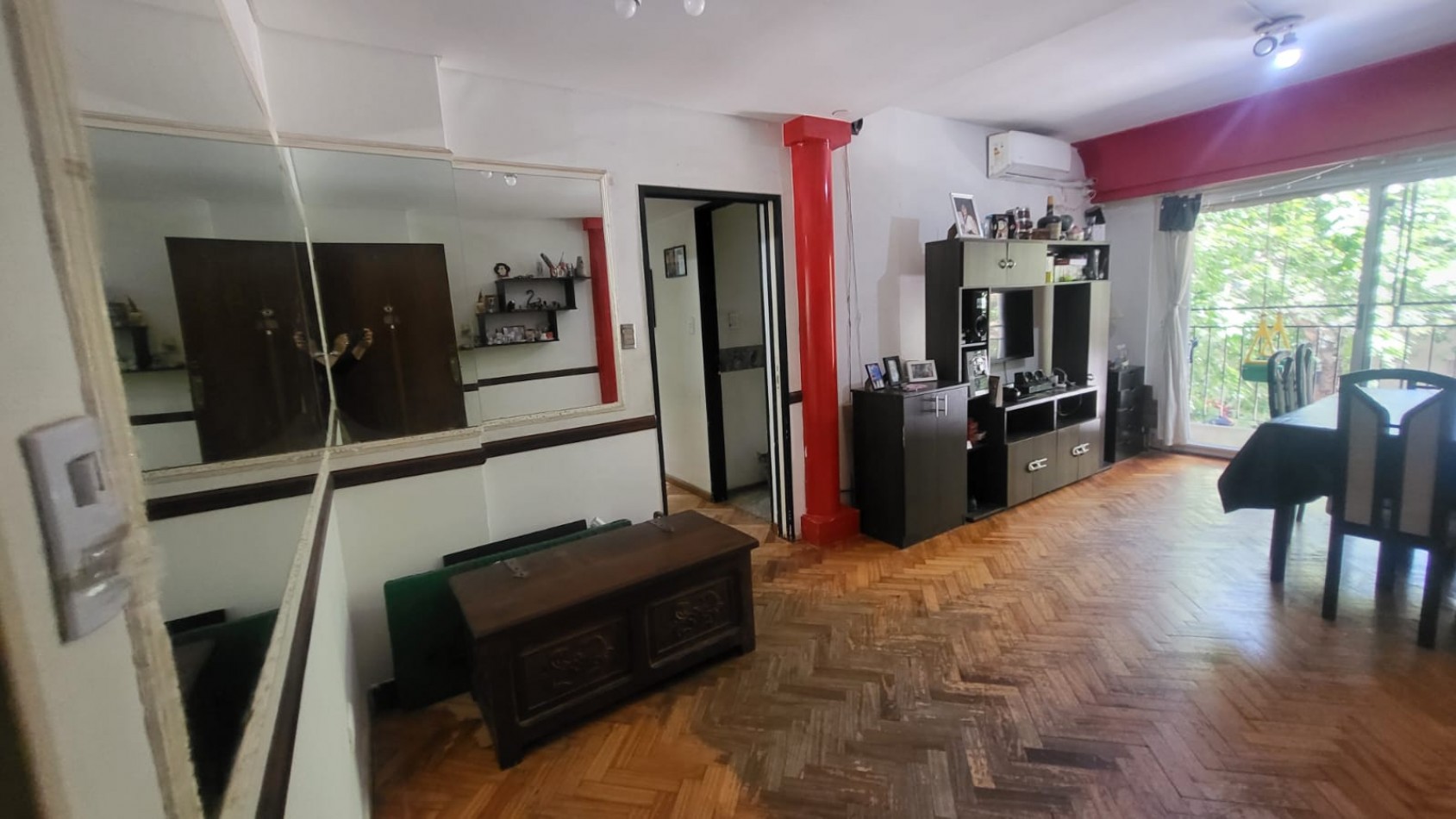 En venta Depto de 4 amb.al Frente con Balcon en Villa Crespo