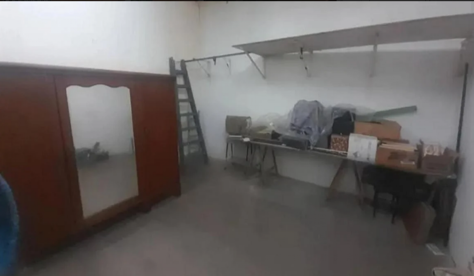 EN VENTA CASA LOTE PROPIO 4 AMB  CON DEPENDENCIA ATRAS EN FLORES