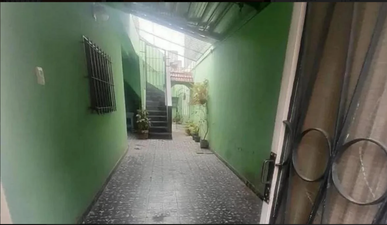 EN VENTA CASA LOTE PROPIO 4 AMB  CON DEPENDENCIA ATRAS EN FLORES