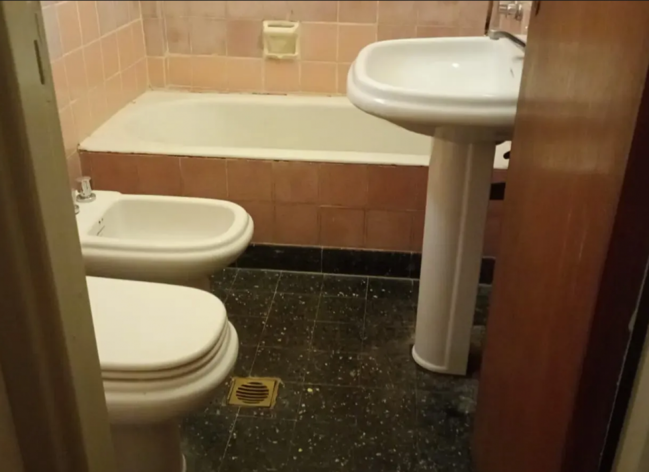 En Venta Depto 2 amb lateral en Balvanera