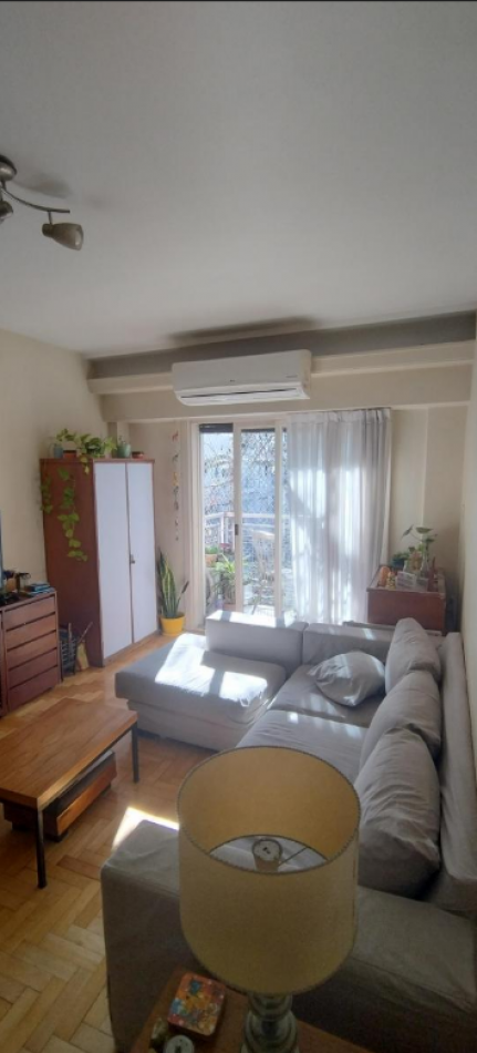 En venta depto de 5 amb con balcon al frente en Almagro