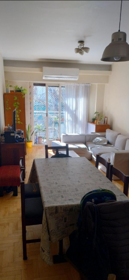 En venta depto de 5 amb con balcon al frente en Almagro