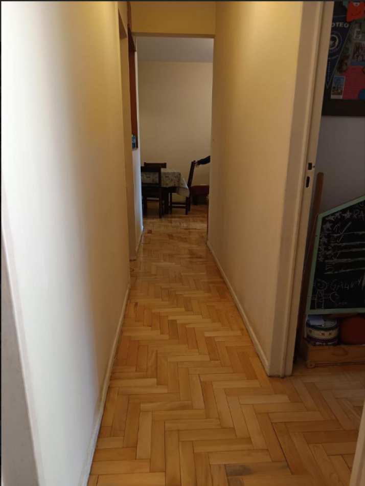 En venta depto de 5 amb con balcon al frente en Almagro
