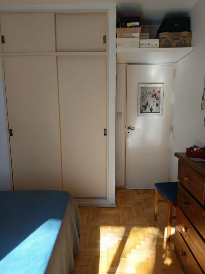 En venta depto de 5 amb con balcon al frente en Almagro