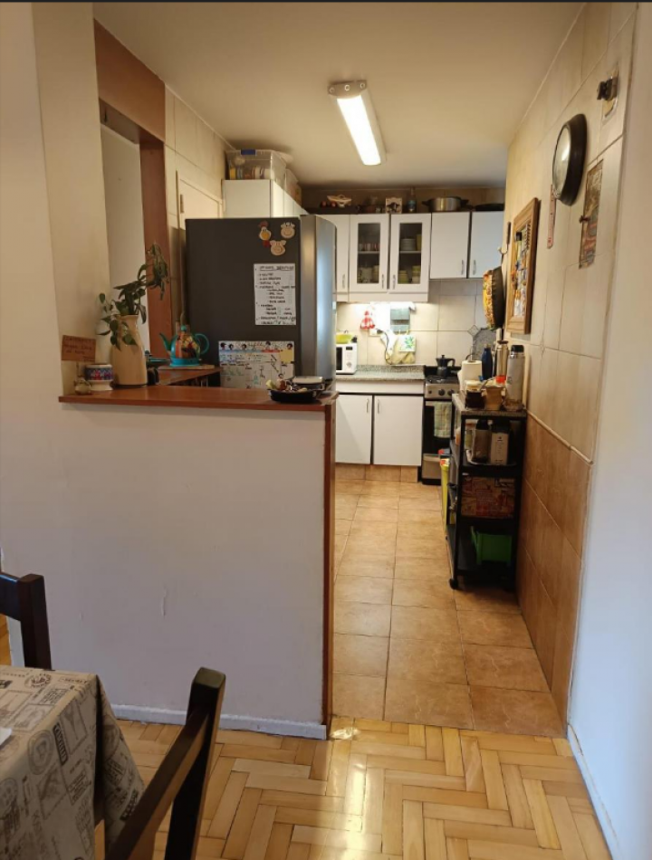 En venta depto de 5 amb con balcon al frente en Almagro
