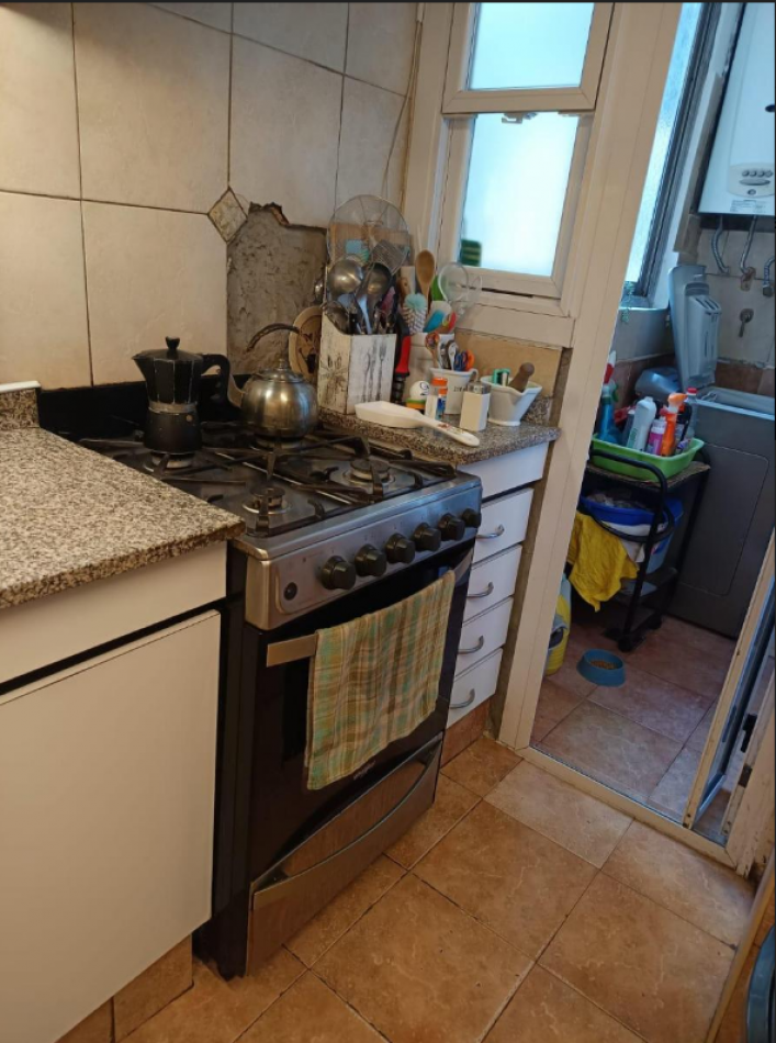 En venta depto de 5 amb con balcon al frente en Almagro