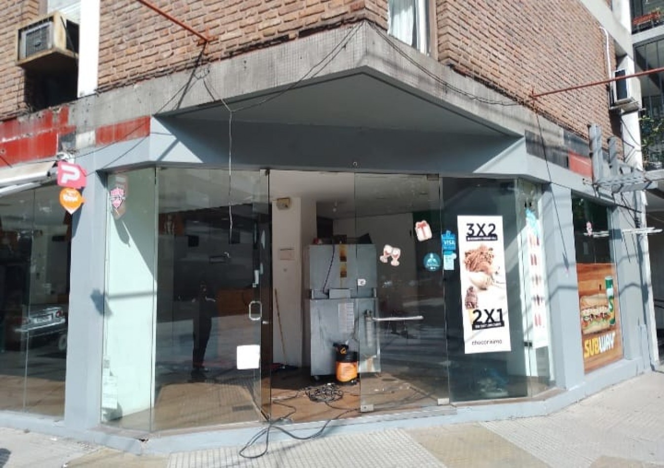 En Alquiler Local Comercial sobre Av Acoyte Caballito