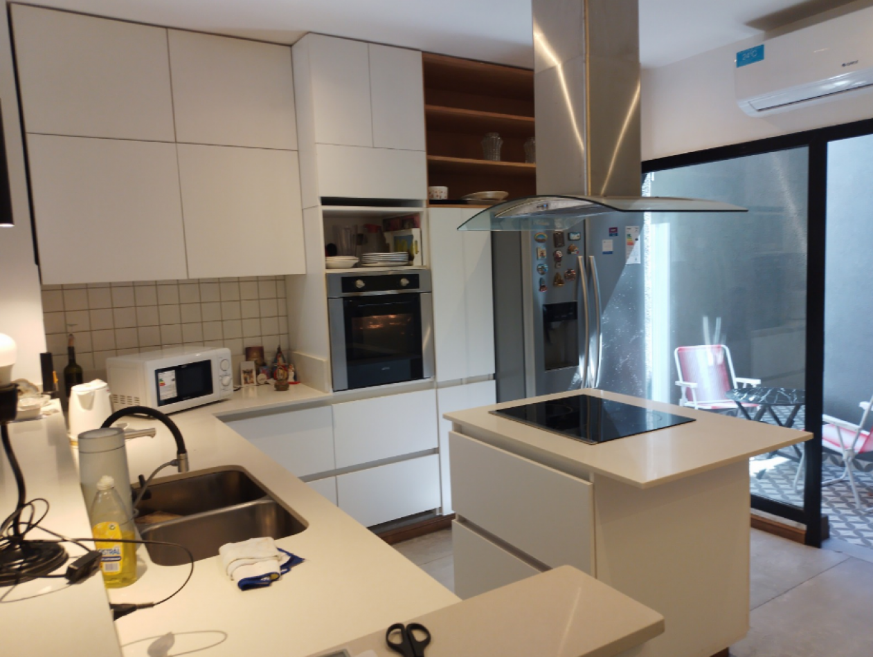 En venta Casa 5 amb con  Quincho con Parrilla y Patio Remodelada a Nueva en Parque Patricios