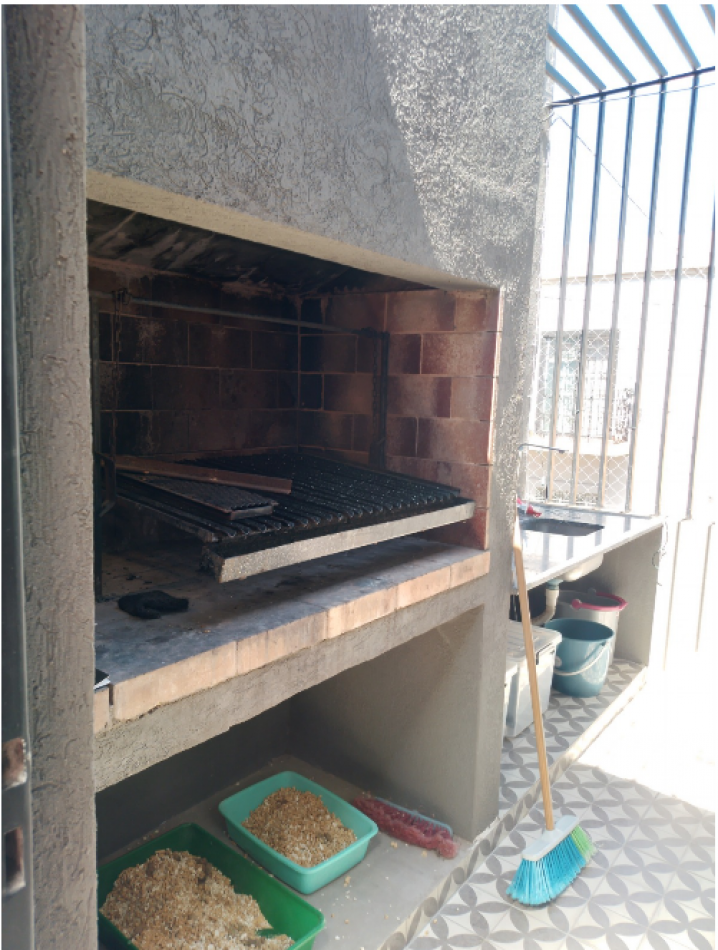 En venta Casa 5 amb con  Quincho con Parrilla y Patio Remodelada a Nueva en Parque Patricios