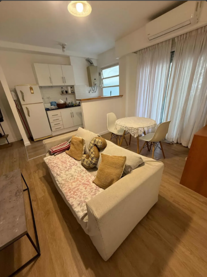 En Venta Depto Reciclado de 2 Amb x Escalera en Caballito