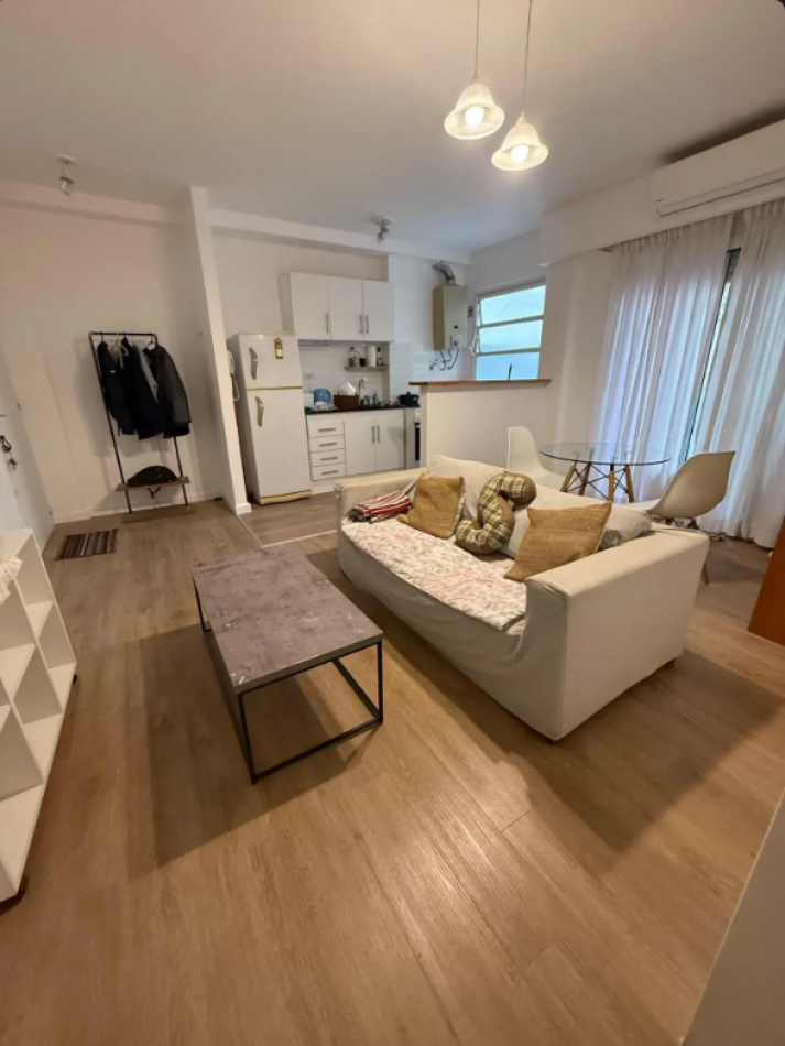 En Venta Depto Reciclado de 2 Amb x Escalera en Caballito