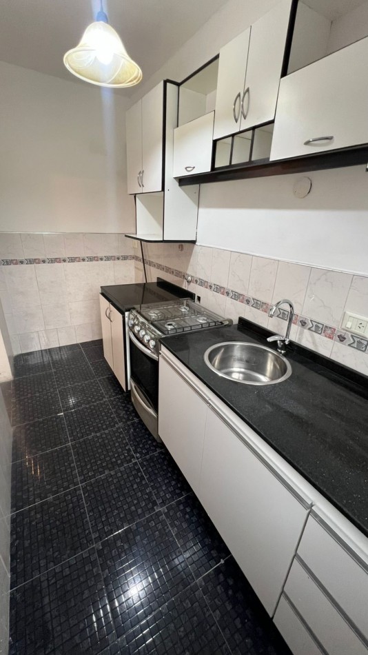 EN VENTA DEPTO DE 3 AMB CON AMPLIO PATIO EN CABALLITO
