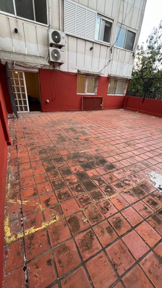 EN VENTA DEPTO DE 3 AMB CON AMPLIO PATIO EN CABALLITO