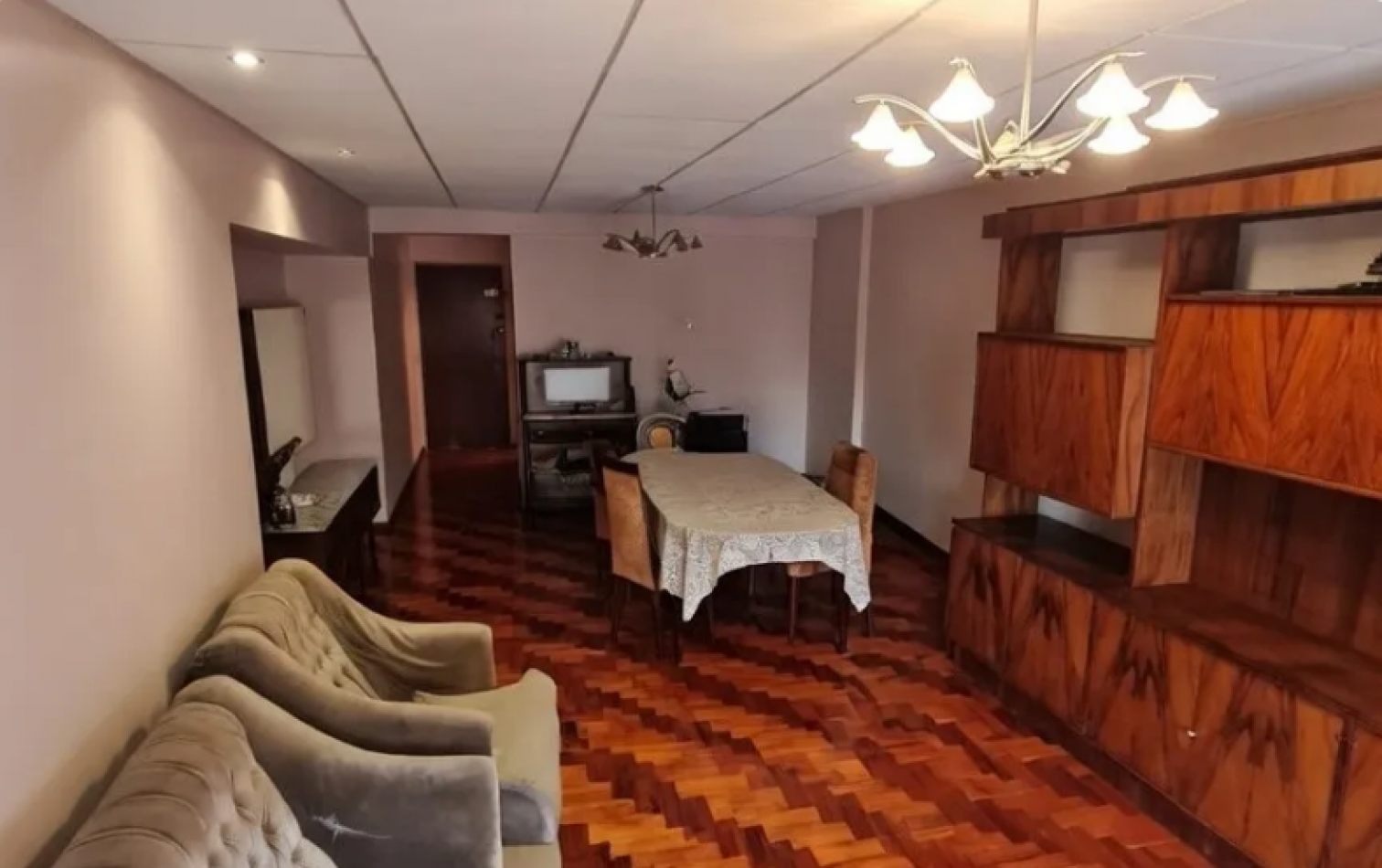 En venta depto de 4 amb con dependencia con cochera y baulera en Villa Urquiza