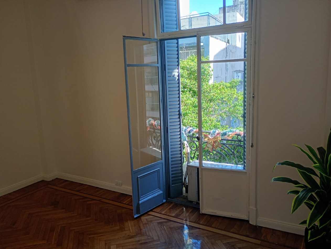 Venta departamento 3 amb rafaccionado a nuevo en Viamonte 2400, Balvanera