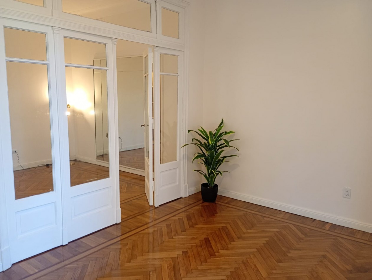 Venta departamento 3 amb rafaccionado a nuevo en Viamonte 2400, Balvanera