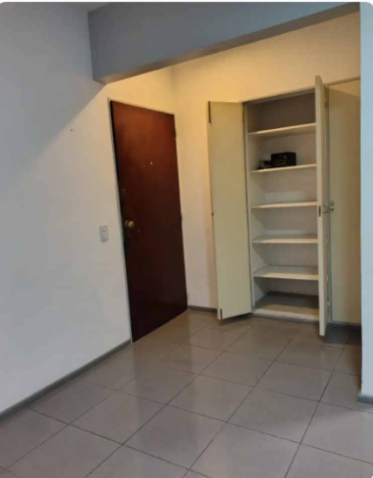 En venta depto de 3 amb. lateral con cochera en San Nicolas