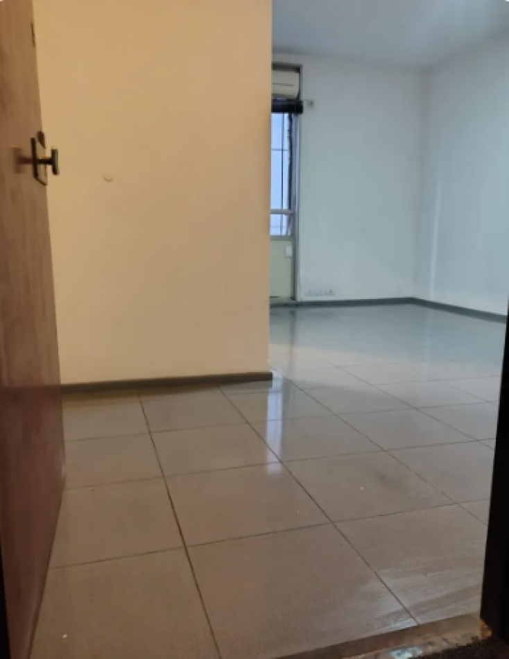 En venta depto de 3 amb. lateral con cochera en San Nicolas