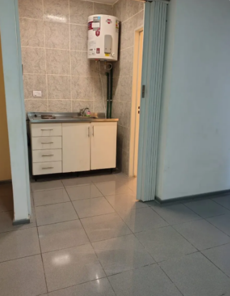 En venta depto de 3 amb. lateral con cochera en San Nicolas