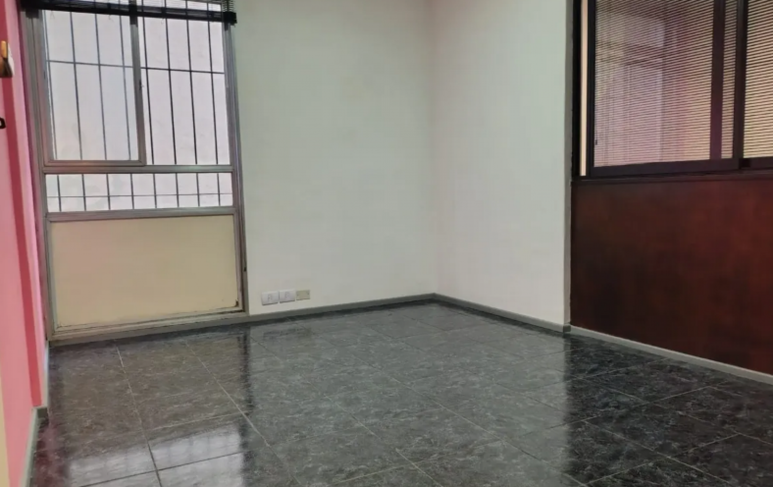 En venta depto de 3 amb. lateral con cochera en San Nicolas