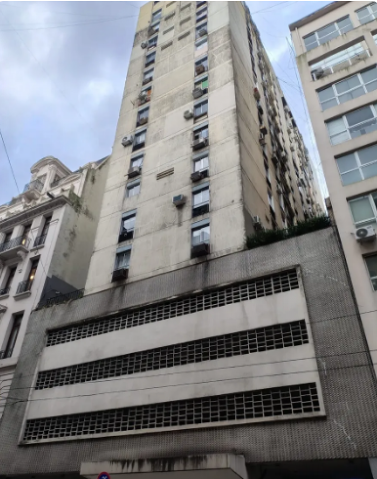 En venta depto de 3 amb. lateral con cochera en San Nicolas