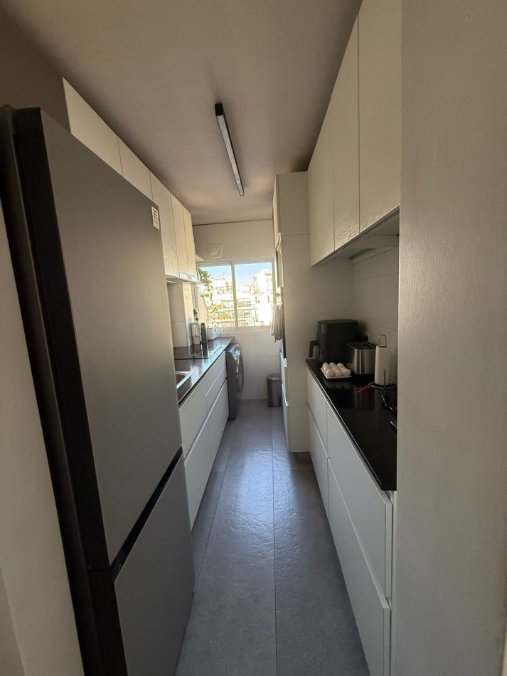 En venta Depto de 4 amb con balcon corrido en Recoleta
