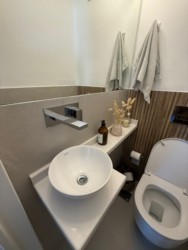 En venta Depto de 4 amb con balcon corrido en Recoleta