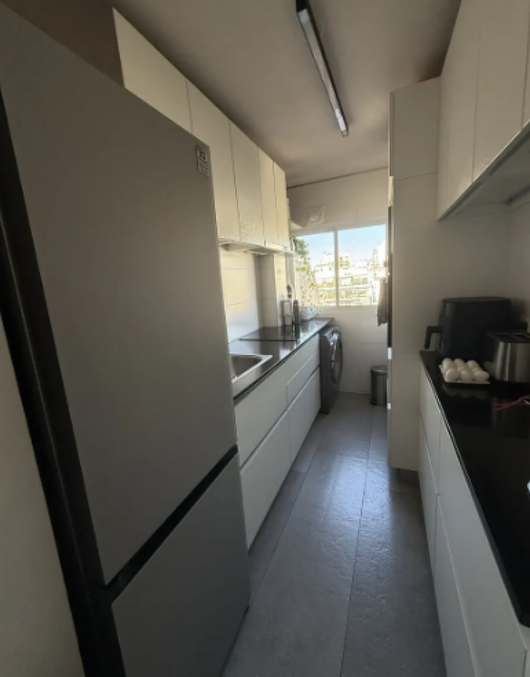 En venta Depto de 4 amb con balcon corrido en Recoleta