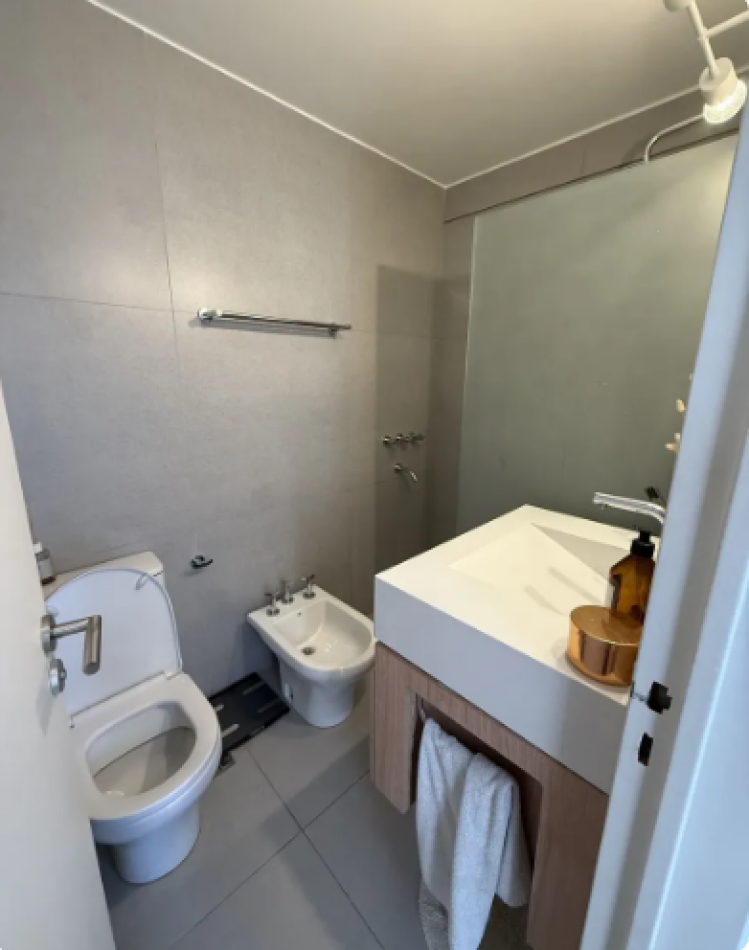 En venta Depto de 4 amb con balcon corrido en Recoleta