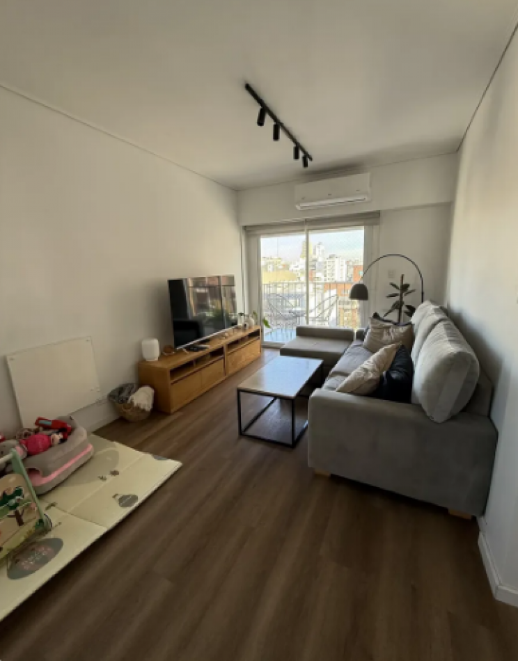 En venta Depto de 4 amb con balcon corrido en Recoleta