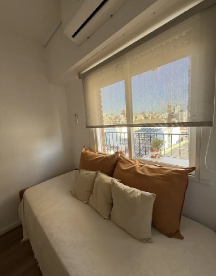 En venta Depto de 4 amb con balcon corrido en Recoleta