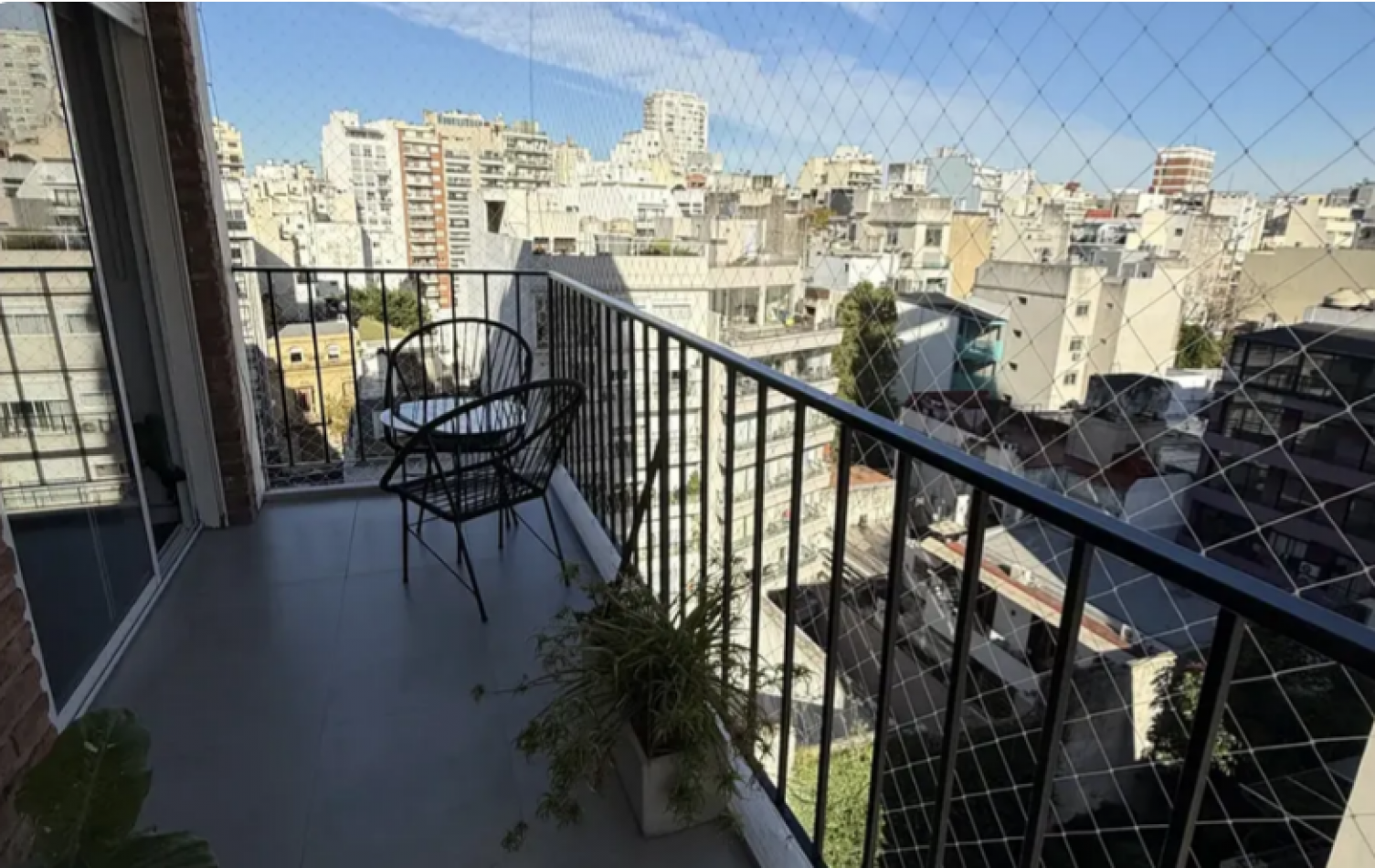 En venta Depto de 4 amb con balcon corrido en Recoleta