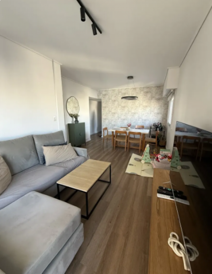 En venta Depto de 4 amb con balcon corrido en Recoleta