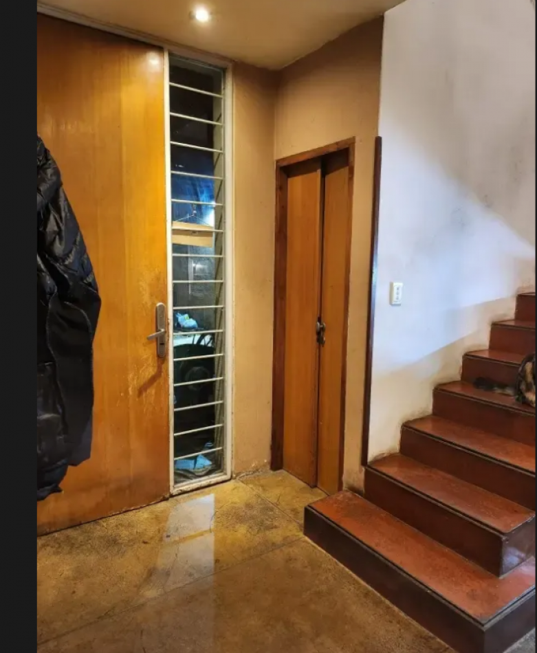 Casa en Venta 4 amb con cochera  sobre lote Propio en   Saavedra