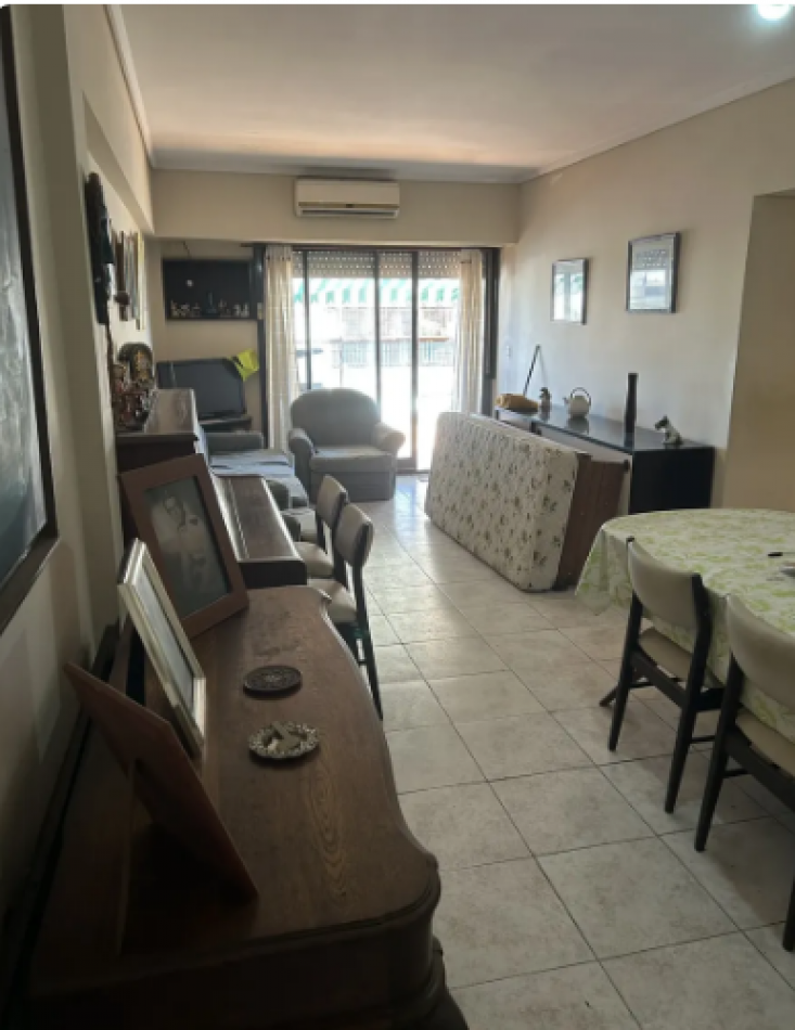 En Venta Depto de 4 amb al frente ,cochera y Baulera en Villa Crespo