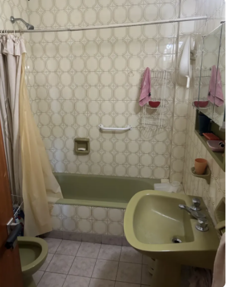 En Venta Depto de 4 amb al frente ,cochera y Baulera en Villa Crespo
